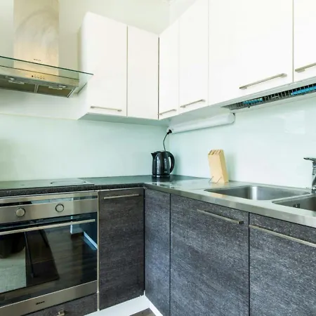 Apartment Spacious For 8 With Sauna